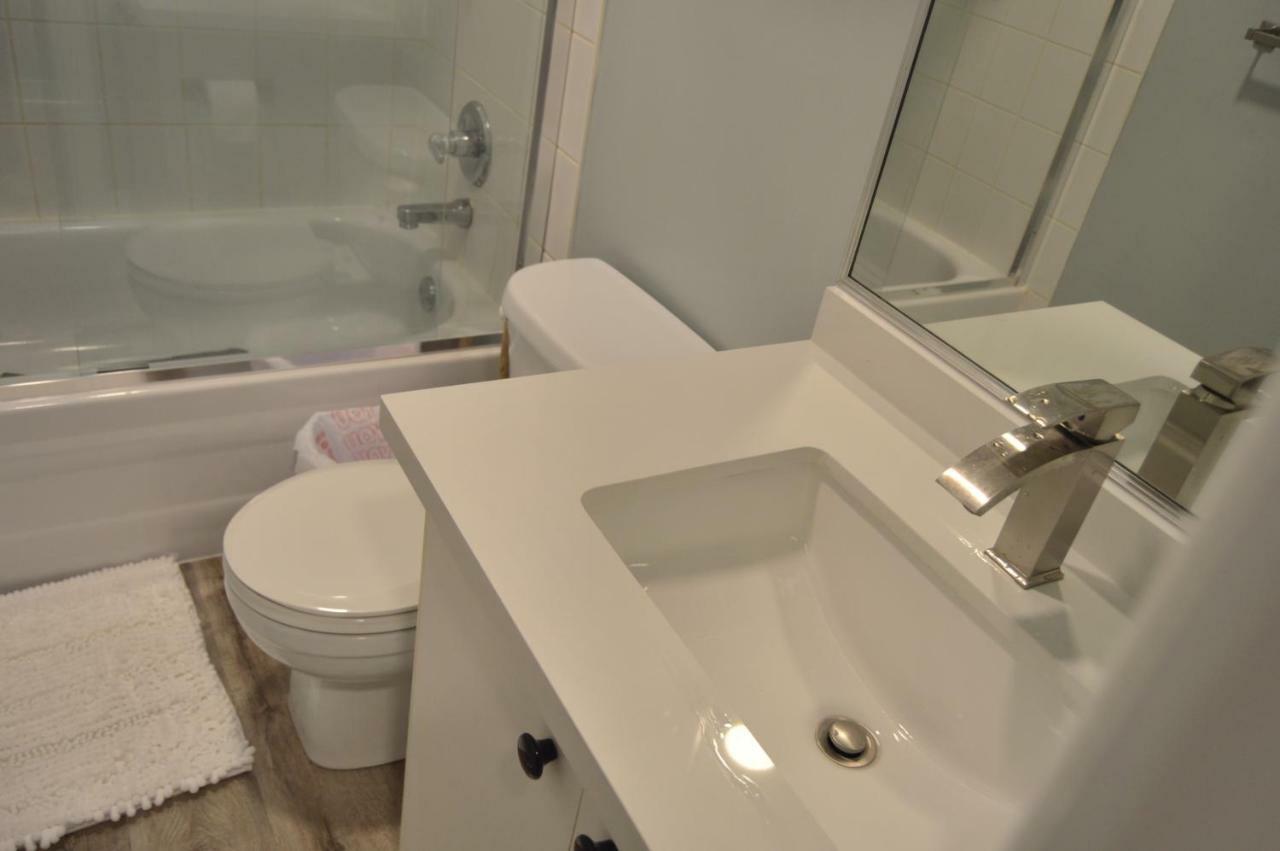 Jane'S Cozy Suite Surrey Dış mekan fotoğraf